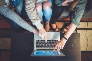 Cómo funcionan las subastas online y cómo participar en ellas