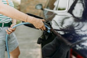 ¿Qué potencia de cargador necesito para mi coche eléctrico?